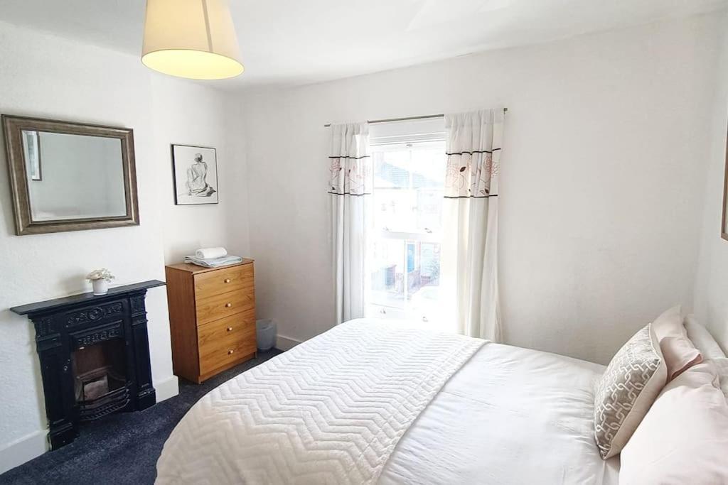 Cntrl Reading Modernized 3 Bedroom House Buitenkant foto